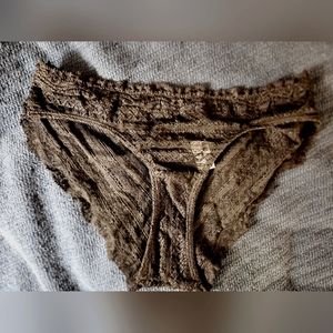 Victoria's Secret Keyhole Black Lace Bikini Panties Size S